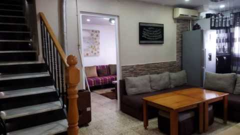un f3 en duplex à vendre à hai yasmine 2 oran